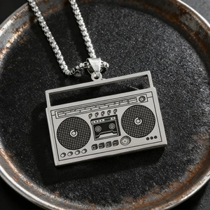 Collar con colgante de radiocasete retro hip hop con cadena box estilo industrial