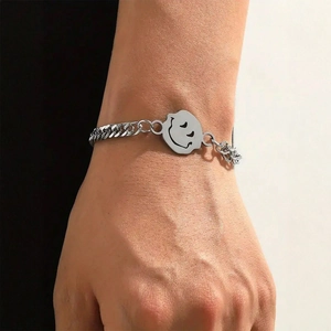 Bracelet Tendance en Acier Inoxydable avec Pendentif Visage Souriant Maille Cubaine Hip Hop Unisexe Accessoire Mode Streetwear