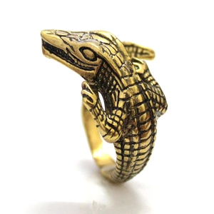 Adjustable vintage crocodile open ring with detailed scales in antique gold finish
