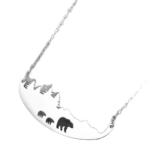 Collier en acier inoxydable avec pendentif famille d'ours évidé et décor de forêt