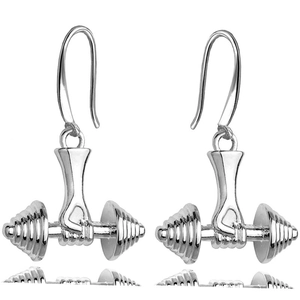 Orecchini a gancio con manubri sportivi in argento per donna con dettagliate trame muscolari
