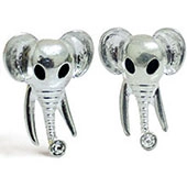 Détails des boucles d'oreilles éléphant en argent avec petits cristaux et yeux noirs