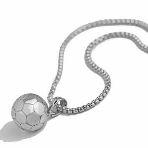 Collier avec pendentif ballon de foot 3D poli et chaîne maille forçat pour hommes