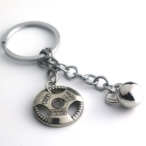 Porte-clés de fitness en métal avec pendentifs kettlebell et haltère en finition brillante