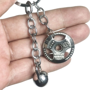 Porte-clés de fitness argenté avec pendentif kettlebell et disque d'haltère