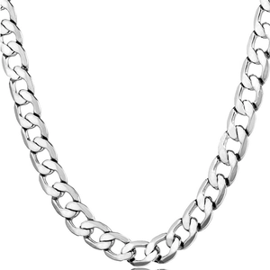 Detail of 3.2mm silver-tone flattened curb chain link with polished stainless steel finish