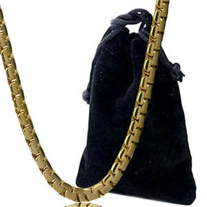 Collier chaîne box dorée pour homme avec pochette de rangement en velours noir élégant