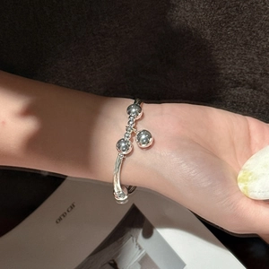 Bracciale minimalista in argento sterling S925 a sfere con ciondolo sferico