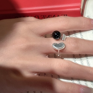 S925 sterling silver open ring featuring vintage black onyx and signature bean charm