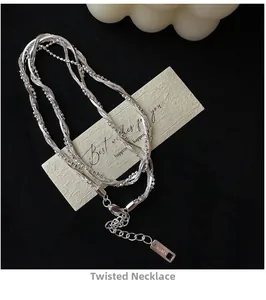 Détail de la chaîne serpent triple tresse en argent sterling S925 avec poinçon Ag925