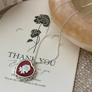 Collana con Ciondolo a Cuore Camafeo Rosso in Argento Sterling 925 Vintage per Donna Girocollo Fiore in Rilievo Rosa Bianca Gioielli di Moda Regalo