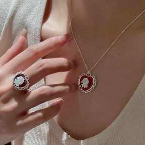 Set collana e anello cuore in argento S925 vintage con cammeo rosso e rosa intagliata