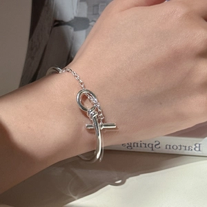 S925 sterling silver knot bracelet with T-bar toggle clasp and delicate link chain