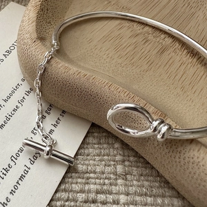 Minimalist S925 sterling silver open bangle featuring a stylish vintage OT toggle clasp