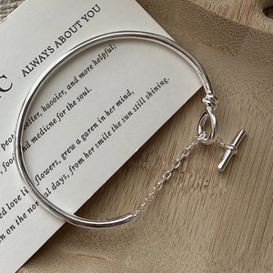 S925 sterling silver retro OT clasp bracelet with a minimalist polished metal finish