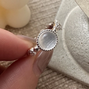 Minimalist S925 sterling silver ring with round translucent jadeite and beaded band design