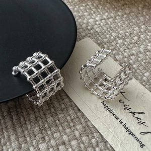 925 Sterling Silver Mesh Grid Ear Cuff Minimalist Retro Hollow Geometric Square Ear Clip For Women Niche Design Jewelry