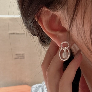 S925 sterling silver drop earrings with interwoven rings and rice-shaped pearls