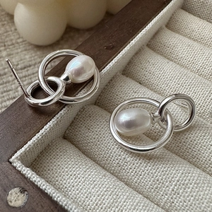 S925 sterling silver retro waterdrop pearl earrings with elegant double ring design
