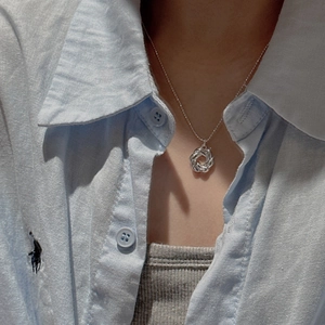 S925 Argento Sterling Collana con Pendente Croissant Nodo Intrecciato Catena Clavicola Minimalista Stile ins Gioielleria Donna