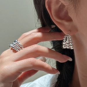 Chic S925 sterling silver beaded ring and earrings set with faceted metallic finish