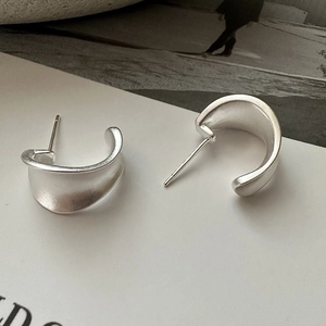Minimalist 925 sterling silver C-shape stud earrings with a matte silver vintage finish