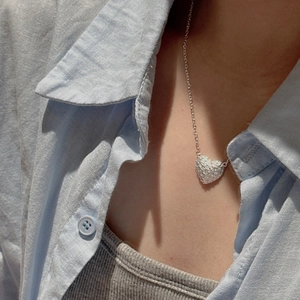 925 silver vintage heart pendant necklace with textured finish on a minimalist thin chain