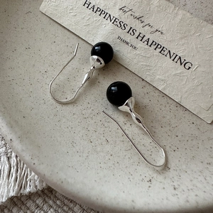 Minimalistische S925 Sterling Silber Ohrhänger mit schwarzem Achat und glatten Haken