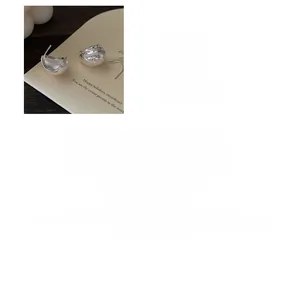 Detailed view of S925 sterling silver hoop earrings with crushed ice texture and dimensions