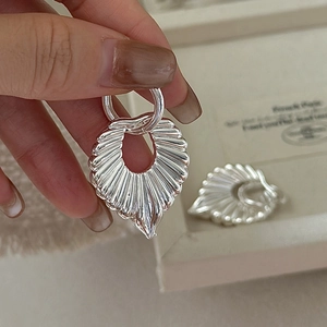 Vintage 925 Sterling Silver Pleated Radiating Ridges Heart Fan Earrings French Simple Minimalist Chic Jewelry For Women