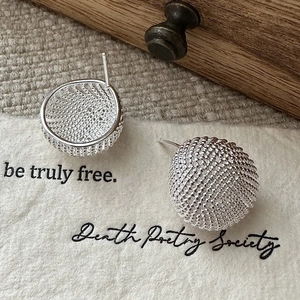 S925 sterling silver hemispherical stud earrings with intricate beaded grid texture design
