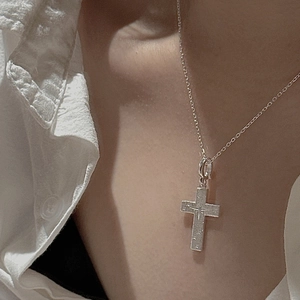 S925 sterling silver vintage cross pendant necklace with brushed matte finish on model