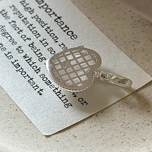 Pendentif cœur minimaliste en argent S925 avec dos évidé et finition lisse et polie