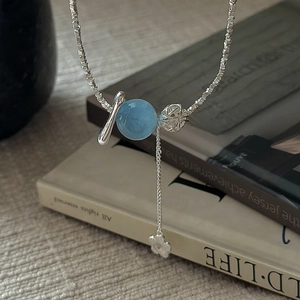Collier en argent sterling S925 avec perle d'aigue-marine bleue et pompon fleur délicat