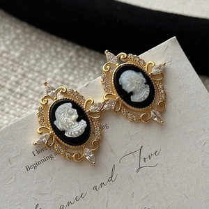 Vintage S925 Sterling Silver Cameo Portrait Stud Earrings For Women French Luxury Rhinestone Inlaid Gold Silver Jewelry