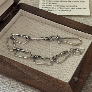 Bracelet chaîne nouée vintage en argent sterling S925 artisanal dans un coffret en bois