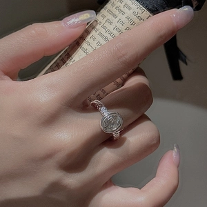 Minimalist S925 sterling silver ring with oval clear stone and braided band design