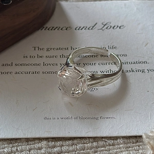 925 silver adjustable ring with fireworks cut white crystal and lava texture design