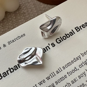 Minimalist S925 sterling silver earrings with unique vintage wrinkled texture design