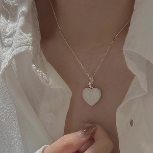 Élégant collier cœur en argent sterling S925 avec bordure milgrain sur chaîne fine