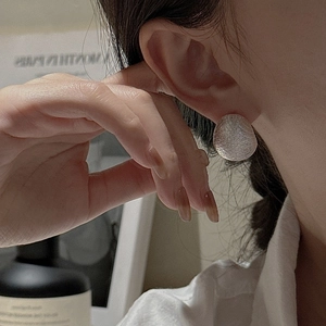 Elegant S925 sterling silver earrings with retro brushed texture and irregular round design