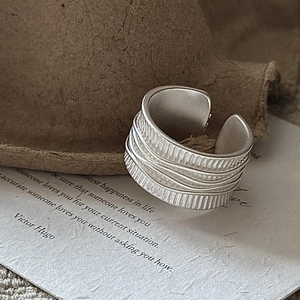 Bague ouverte en argent sterling S925 mat au design rétro avec texture filaire tissée