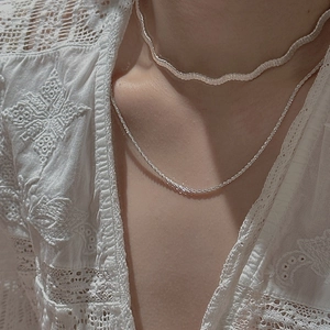 Collier double en argent sterling S925 avec texture tressée et design choker ondulé