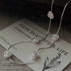 S925 Sterling Silver Rose Flower Necklace For Women Retro Minimalist Design 3D Relief Niche Snake Chain Choker Jewelry