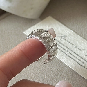 Minimalist S925 silver croissant style ring with striped texture and open design