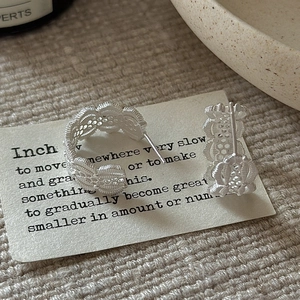 Boucles d'oreilles créoles en argent S925 avec texture dentelle et design vintage