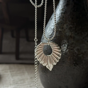 S925 sterling silver shell pendant necklace with artistic pleated fan design on beaded chain