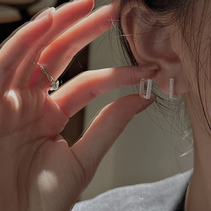 Minimalist S925 sterling silver square hoop earrings with a shimmering frosted finish