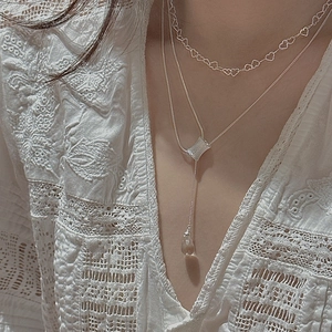 Collier superposé en argent S925 avec chaîne à cœurs et pendentifs en cristal clair