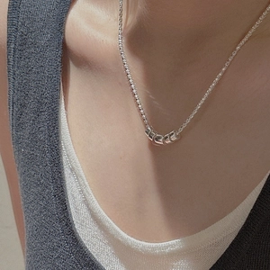 Minimalist S925 sterling silver popcorn chain necklace with five cylindrical beads on a model